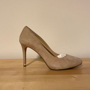 Michael Kors nude beige suede pump heels 8